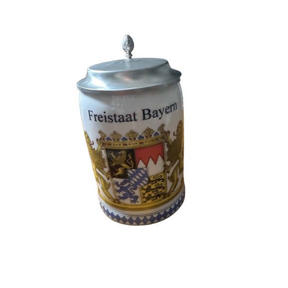 German Bayern Stein with Pewter Lid - Picture 6 of 10